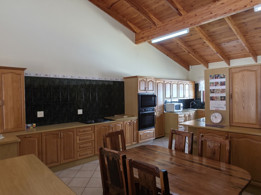 9 Bedroom Property for Sale in Noorsekloof Eastern Cape